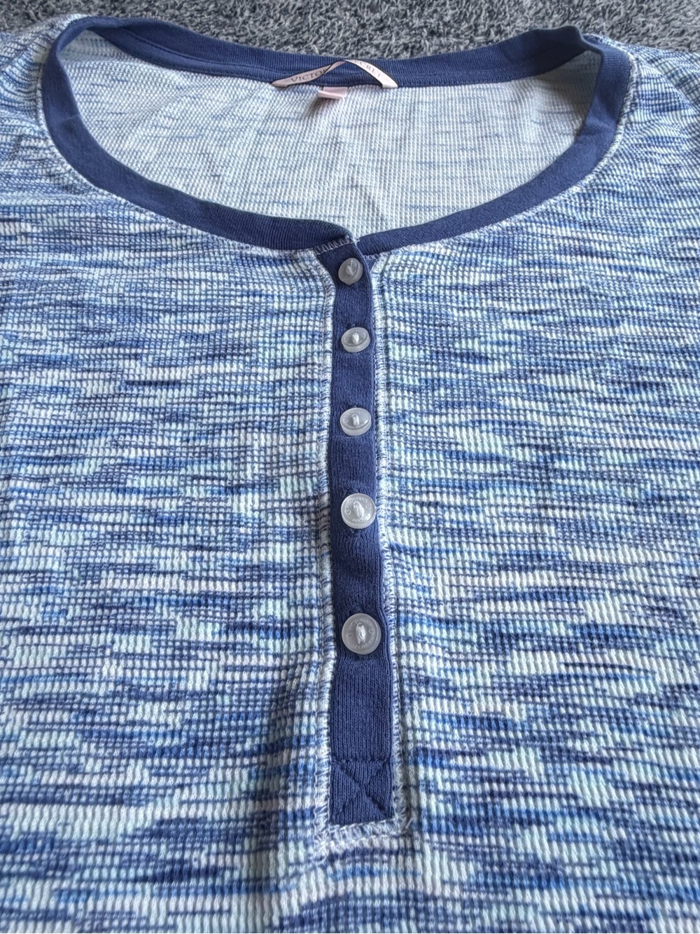 Victoria's Secret Heathered Blue Long-Sleeve Henley pajama - Picture 4 of 10